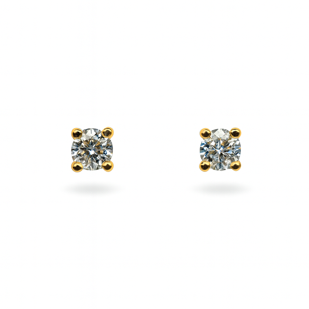 Beautiful 18 Kt Gold  Natural Diamond Earing